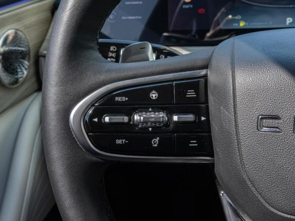 Chery Arrizo 8 с пробегом 2023 года, цена 2 340 000 рублей, 25131 км, седан, Автокод Объявления