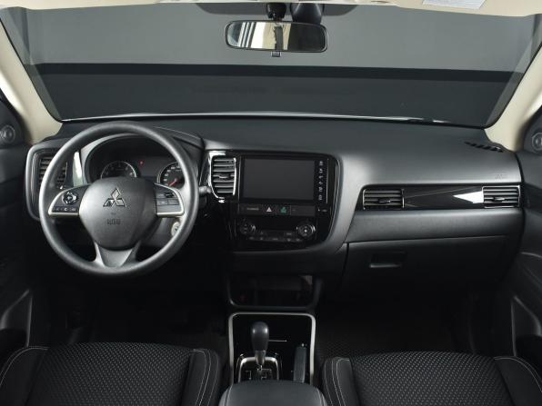 Mitsubishi Outlander III Рестайлинг 3 с пробегом 2022 года, цена 2 399 999 рублей, 8755 км, внедорожник, Автокод Объявления