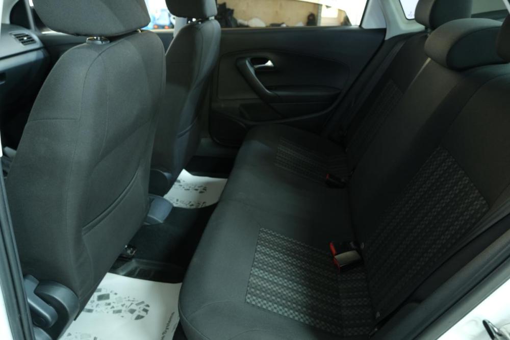 Volkswagen Polo V Рестайлинг Омск  - изображение 18