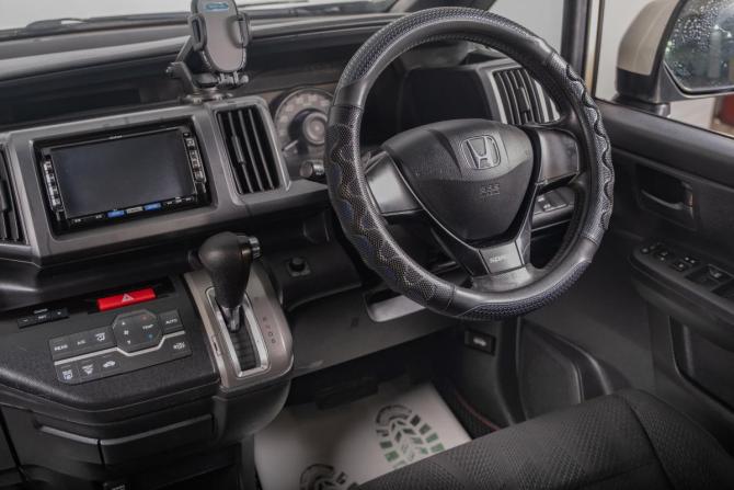Honda Stepwgn IV с пробегом 2011 года, цена 1 459 000 рублей, 303000 км, минивэн, Автокод Объявления