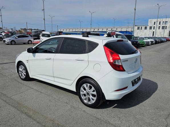 Hyundai Solaris I Рестайлинг с пробегом 2015 года, цена 1 049 995 рублей, 130804 км, хэтчбек, Автокод Объявления