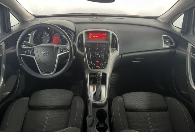 Opel Astra J Рестайлинг с пробегом 2011 года, цена 755 000 рублей, 124999 км, хэтчбек, Автокод Объявления
