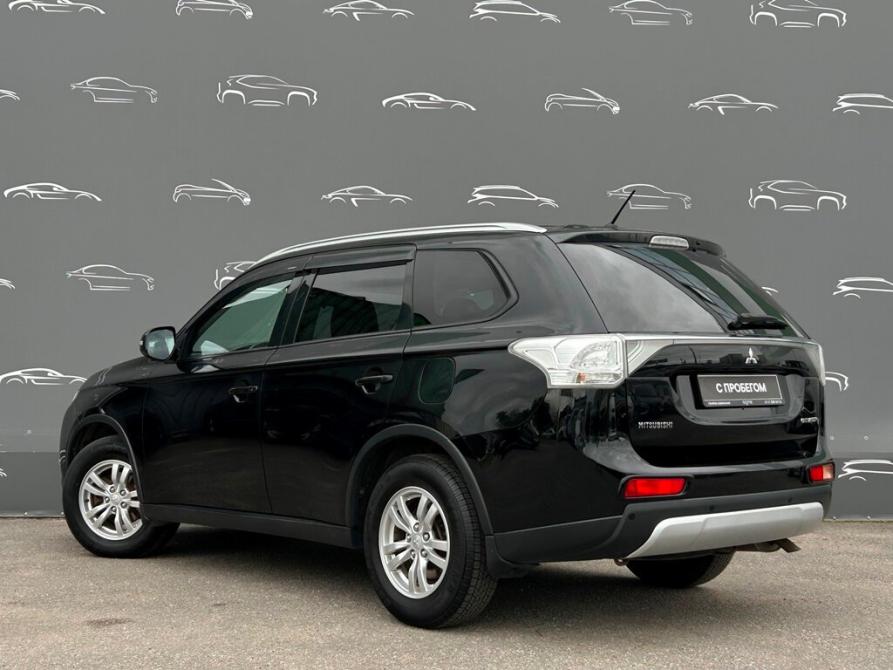 Mitsubishi Outlander III Рестайлинг Санкт-Петербург  - изображение 4