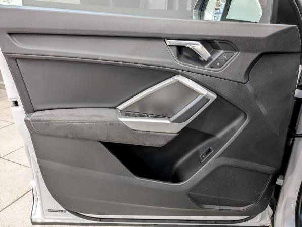 Audi Q3 II (F3) с пробегом 2023 года, цена 3 995 000 рублей, 20944 км, внедорожник, Автокод Объявления