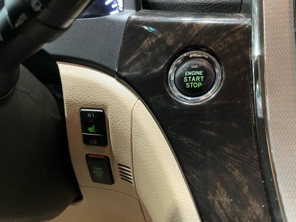 Toyota Alphard II с пробегом 2012 года, цена 2 170 000 рублей, 235281 км, минивэн, Автокод Объявления