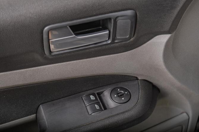Ford Focus II Рестайлинг с пробегом 2008 года, цена 589 000 рублей, 300000 км, седан, Автокод Объявления