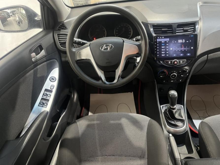 Hyundai Solaris I Курск  - изображение 9