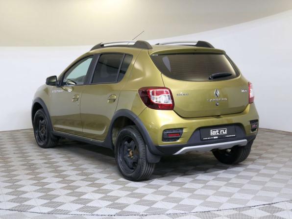Renault Sandero II с пробегом 2015 года, цена 915 000 рублей, 110021 км, хэтчбек, Автокод Объявления