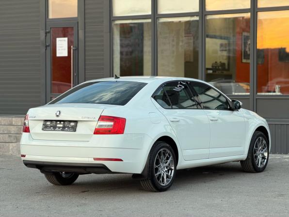 Skoda Octavia III (A7) Рестайлинг с пробегом 2018 года, цена 1 599 000 рублей, 188290 км, лифтбек, Автокод Объявления
