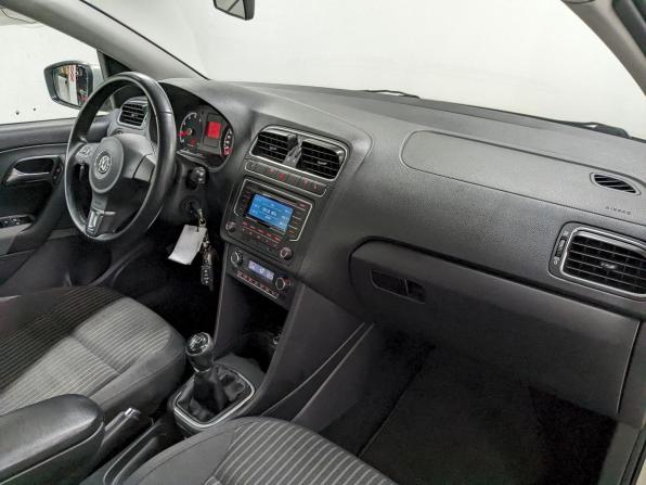 Volkswagen Polo V с пробегом 2014 года, цена 950 000 рублей, 93000 км, седан, Автокод Объявления