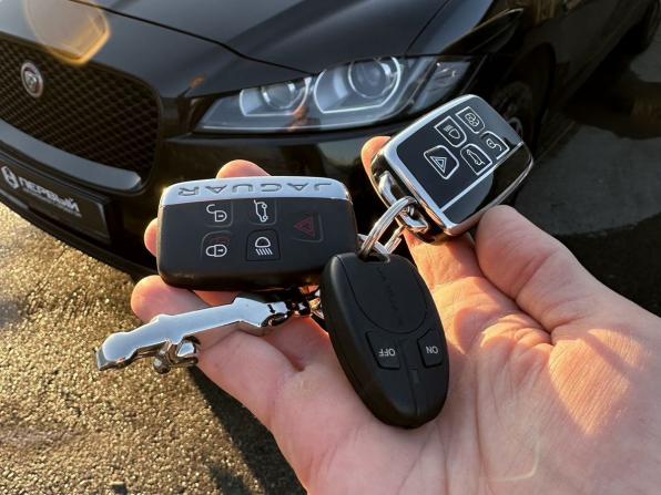 Jaguar F-Pace I с пробегом 2016 года, цена 2 350 000 рублей, 121245 км, внедорожник, Автокод Объявления