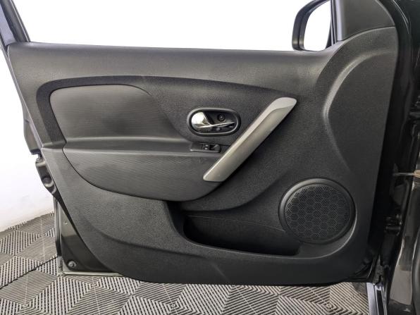 Renault Sandero II Рестайлинг с пробегом 2019 года, цена 1 150 000 рублей, 143318 км, хэтчбек, Автокод Объявления