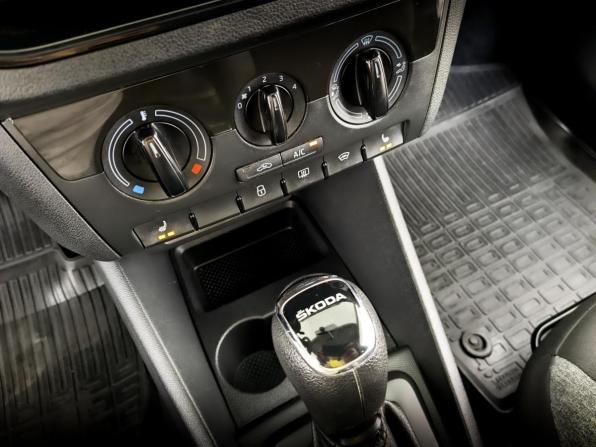 Skoda Rapid II с пробегом 2021 года, цена 1 350 000 рублей, 175004 км, лифтбек, Автокод Объявления