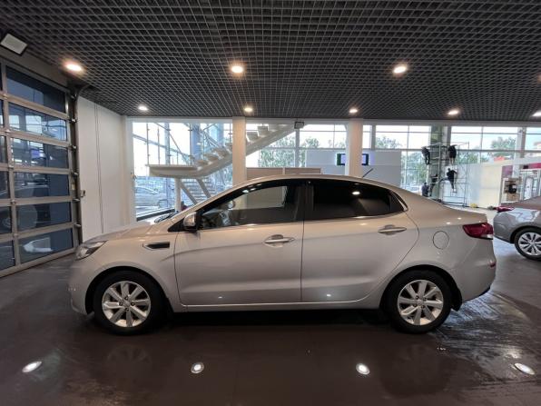 Kia Rio III Рестайлинг с пробегом 2016 года, цена 940 000 рублей, 255627 км, седан, Автокод Объявления
