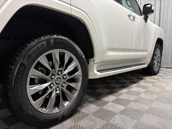Toyota Land Cruiser 300 Series с пробегом 2021 года, цена 11 500 000 рублей, 112096 км, внедорожник, Автокод Объявления