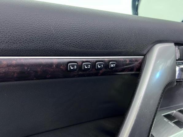 Toyota Land Cruiser 200 Series Рестайлинг 1 с пробегом 2013 года, цена 2 999 000 рублей, 350700 км, внедорожник, Автокод Объявления