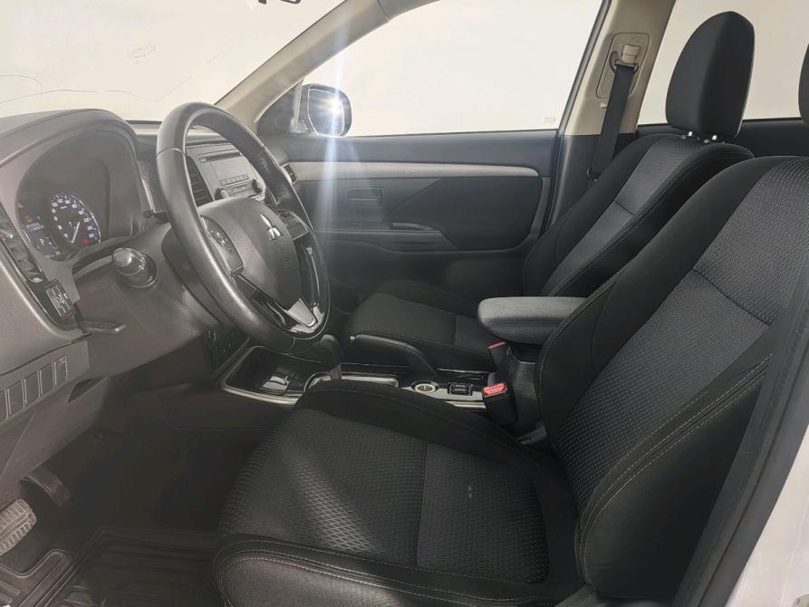Mitsubishi Outlander III Рестайлинг 2 Санкт-Петербург  - изображение 12