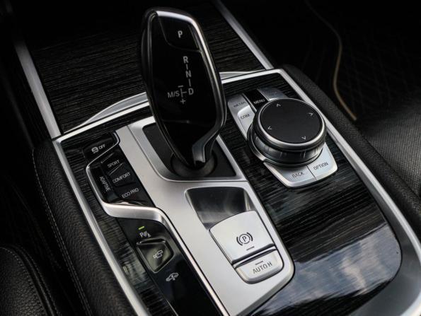 BMW 7 серии VI (G11/G12) Рестайлинг с пробегом 2019 года, цена 5 800 000 рублей, 76700 км, седан, Автокод Объявления