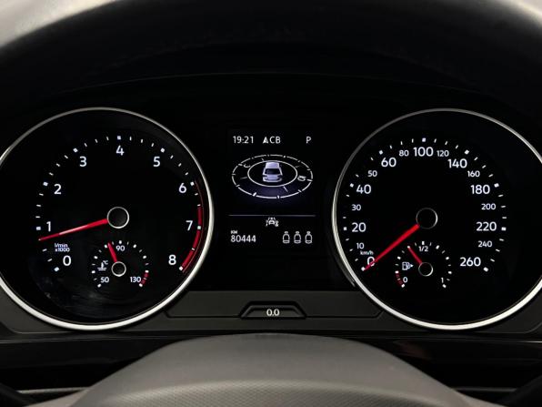 Volkswagen Tiguan II Рестайлинг с пробегом 2021 года, цена 2 626 000 рублей, 80444 км, внедорожник, Автокод Объявления
