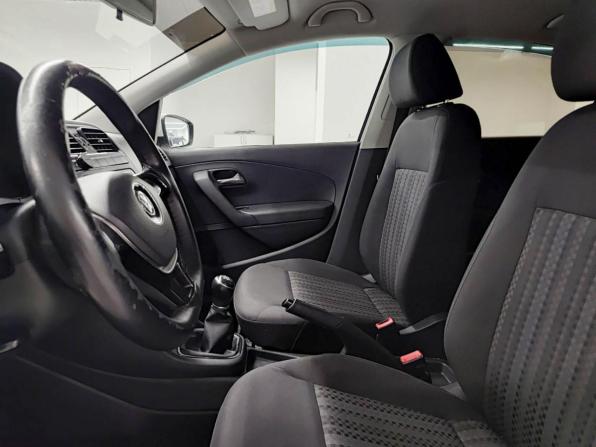 Volkswagen Polo V Рестайлинг с пробегом 2017 года, цена 930 000 рублей, 113585 км, седан, Автокод Объявления