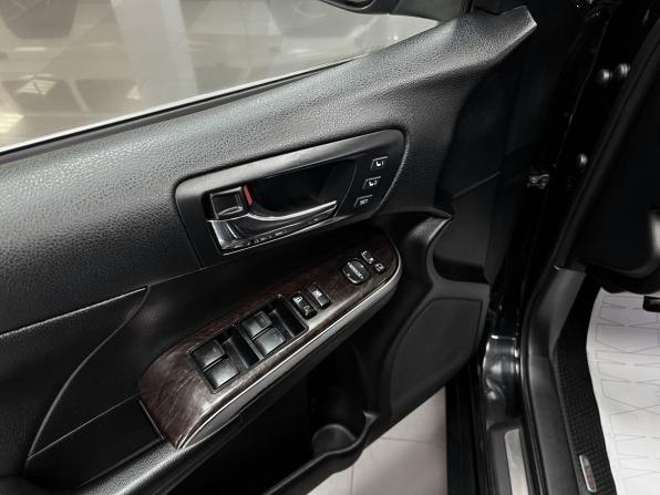 Toyota Camry VII (XV50) Рестайлинг с пробегом 2015 года, цена 1 950 000 рублей, 251372 км, седан, Автокод Объявления