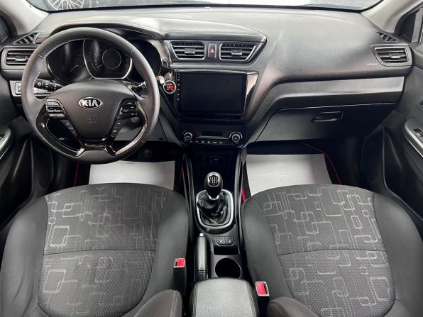 Kia Rio III Рестайлинг с пробегом 2016 года, цена 995 000 рублей, 136890 км, хэтчбек, Автокод Объявления