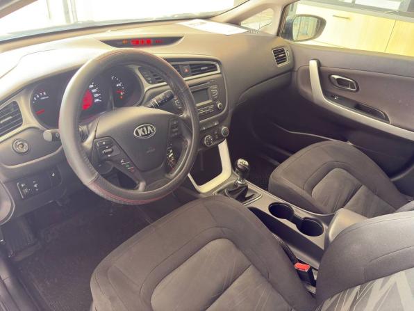 Kia Ceed II Рестайлинг с пробегом 2015 года, цена 749 000 рублей, 286953 км, хэтчбек, Автокод Объявления