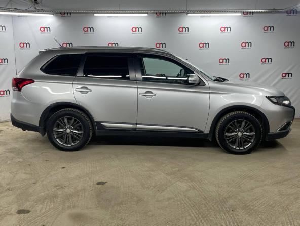Mitsubishi Outlander III Рестайлинг 2 с пробегом 2016 года, цена 1 499 000 рублей, 258000 км, внедорожник, Автокод Объявления