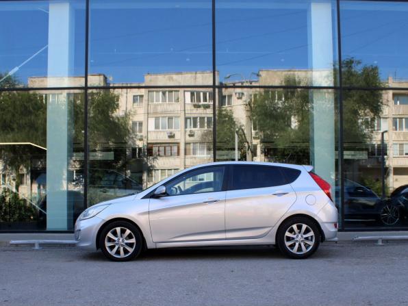 Hyundai Solaris I с пробегом 2014 года, цена 960 000 рублей, 212000 км, хэтчбек, Автокод Объявления