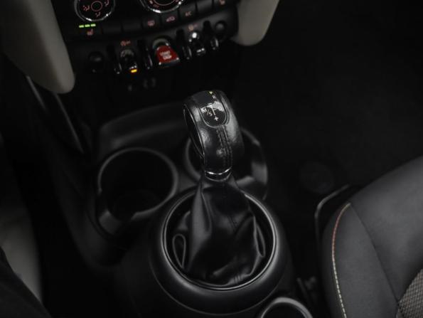 Mini Hatch III (F55/F56) с пробегом 2016 года, цена 1 449 000 рублей, 156801 км, хэтчбек, Автокод Объявления