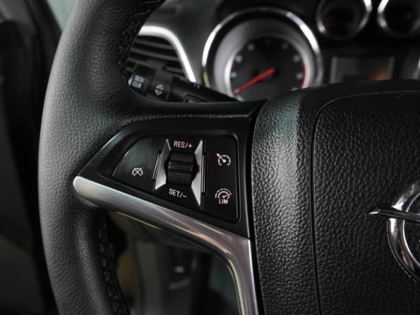 Opel Mokka I с пробегом 2014 года, цена 949 000 рублей, 184262 км, внедорожник, Автокод Объявления