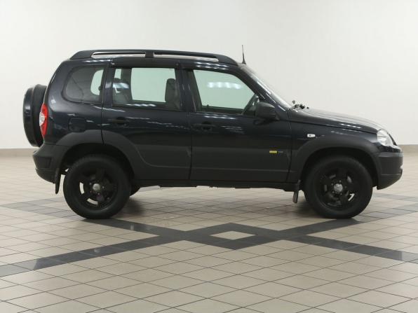 Chevrolet Niva I Рестайлинг с пробегом 2017 года, цена 683 000 рублей, 99900 км, внедорожник, Автокод Объявления