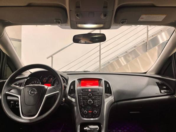 Opel Astra J Рестайлинг с пробегом 2013 года, цена 739 900 рублей, 182000 км, хэтчбек, Автокод Объявления