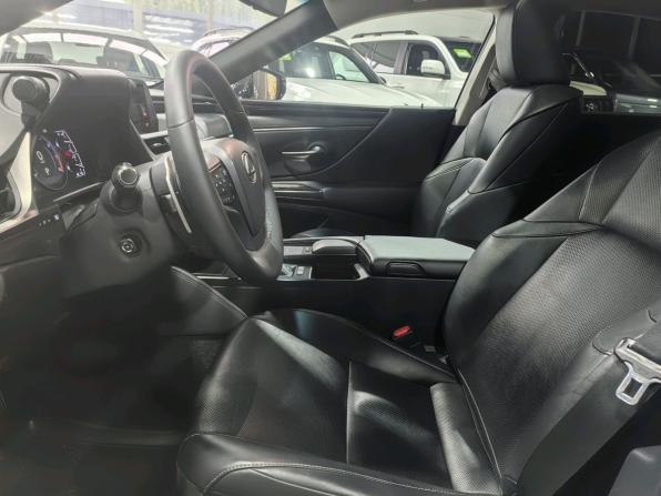 Lexus ES VII с пробегом 2019 года, цена 3 150 000 рублей, 156497 км, седан, Автокод Объявления