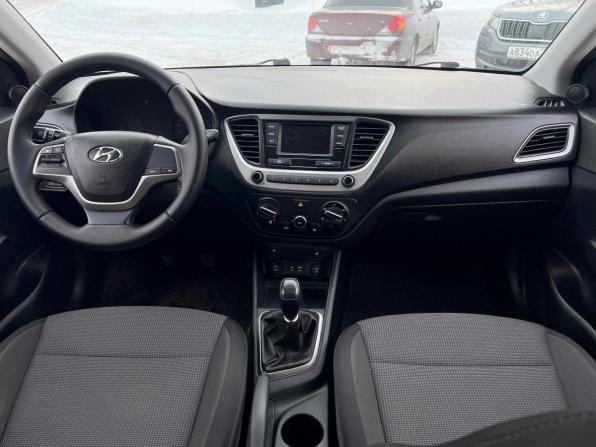 Hyundai Solaris II с пробегом 2018 года, цена 1 230 000 рублей, 71000 км, седан, Автокод Объявления