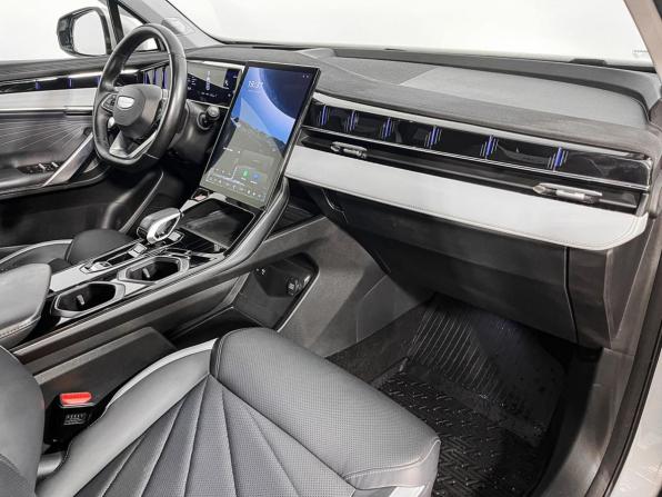 Geely Atlas II с пробегом 2023 года, цена 2 437 900 рублей, 40942 км, внедорожник, Автокод Объявления