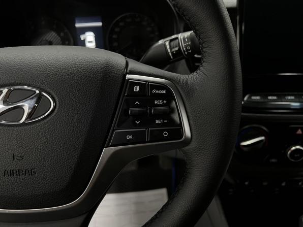 Hyundai Solaris II Рестайлинг с пробегом 2021 года, цена 1 440 000 рублей, 117698 км, седан, Автокод Объявления