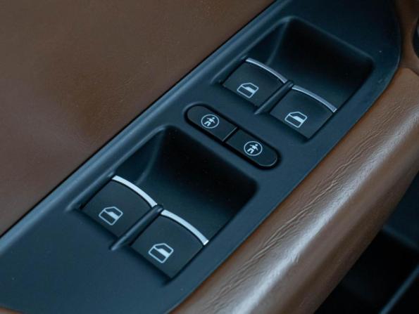 Volkswagen Touareg II с пробегом 2014 года, цена 2 340 000 рублей, 203941 км, внедорожник, Автокод Объявления