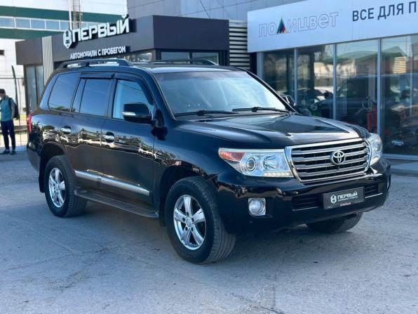 Toyota Land Cruiser 200 Series Рестайлинг 1 с пробегом 2013 года, цена 3 990 000 рублей, 215000 км, внедорожник, Автокод Объявления