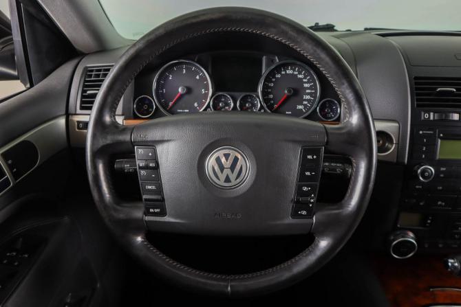 Volkswagen Touareg I Рестайлинг с пробегом 2010 года, цена 1 379 000 рублей, 255300 км, внедорожник, Автокод Объявления