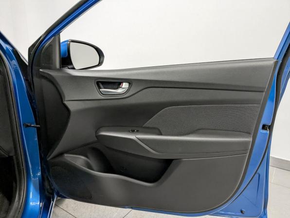 Hyundai Solaris II с пробегом 2018 года, цена 1 330 000 рублей, 93397 км, седан, Автокод Объявления