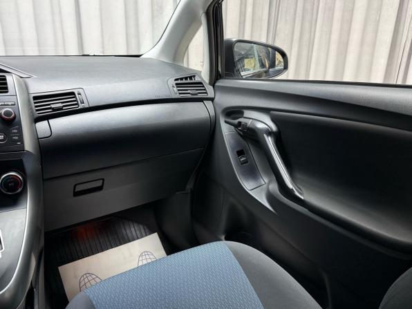 Toyota Verso I Рестайлинг с пробегом 2013 года, цена 1 539 000 рублей, 164673 км, компактвэн, Автокод Объявления