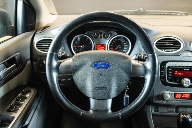 Ford Focus II Рестайлинг с пробегом 2011 года, цена 630 000 рублей, 188500 км, седан, Автокод Объявления