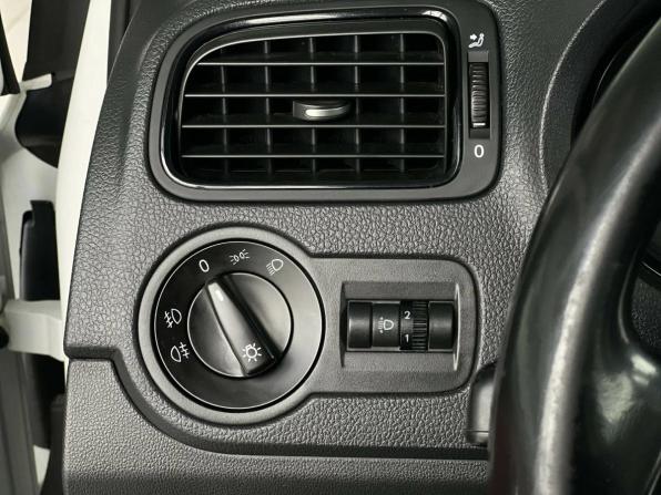 Volkswagen Polo V Рестайлинг с пробегом 2015 года, цена 895 000 рублей, 179030 км, седан, Автокод Объявления