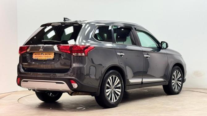 Mitsubishi Outlander III Рестайлинг 3 с пробегом 2021 года, цена 3 020 000 рублей, 42550 км, внедорожник, Автокод Объявления