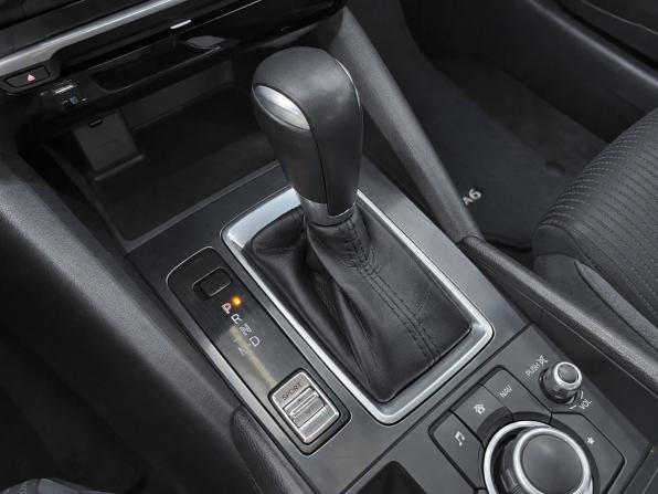 Mazda 6 III (GJ) Рестайлинг с пробегом 2017 года, цена 1 999 000 рублей, 125300 км, седан, Автокод Объявления