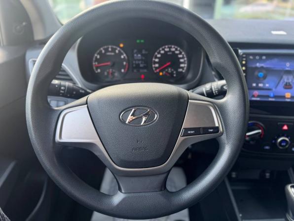 Hyundai Solaris II с пробегом 2018 года, цена 1 370 000 рублей, 99765 км, седан, Автокод Объявления