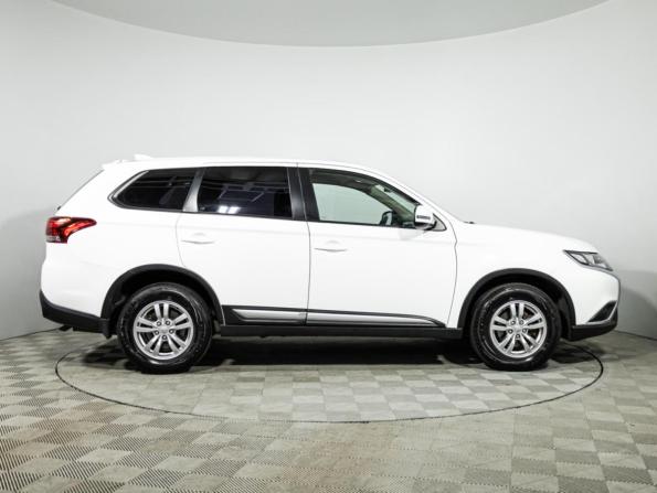 Mitsubishi Outlander III Рестайлинг 3 с пробегом 2019 года, цена 1 599 585 рублей, 227756 км, внедорожник, Автокод Объявления