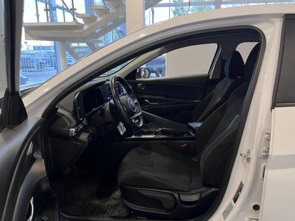 Hyundai Elantra VII (CN7) с пробегом 2022 года, цена 2 020 000 рублей, 107355 км, седан, Автокод Объявления