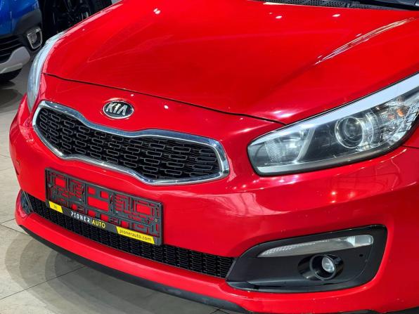 Kia Ceed II Рестайлинг с пробегом 2018 года, цена 1 270 000 рублей, 171000 км, хэтчбек, Автокод Объявления